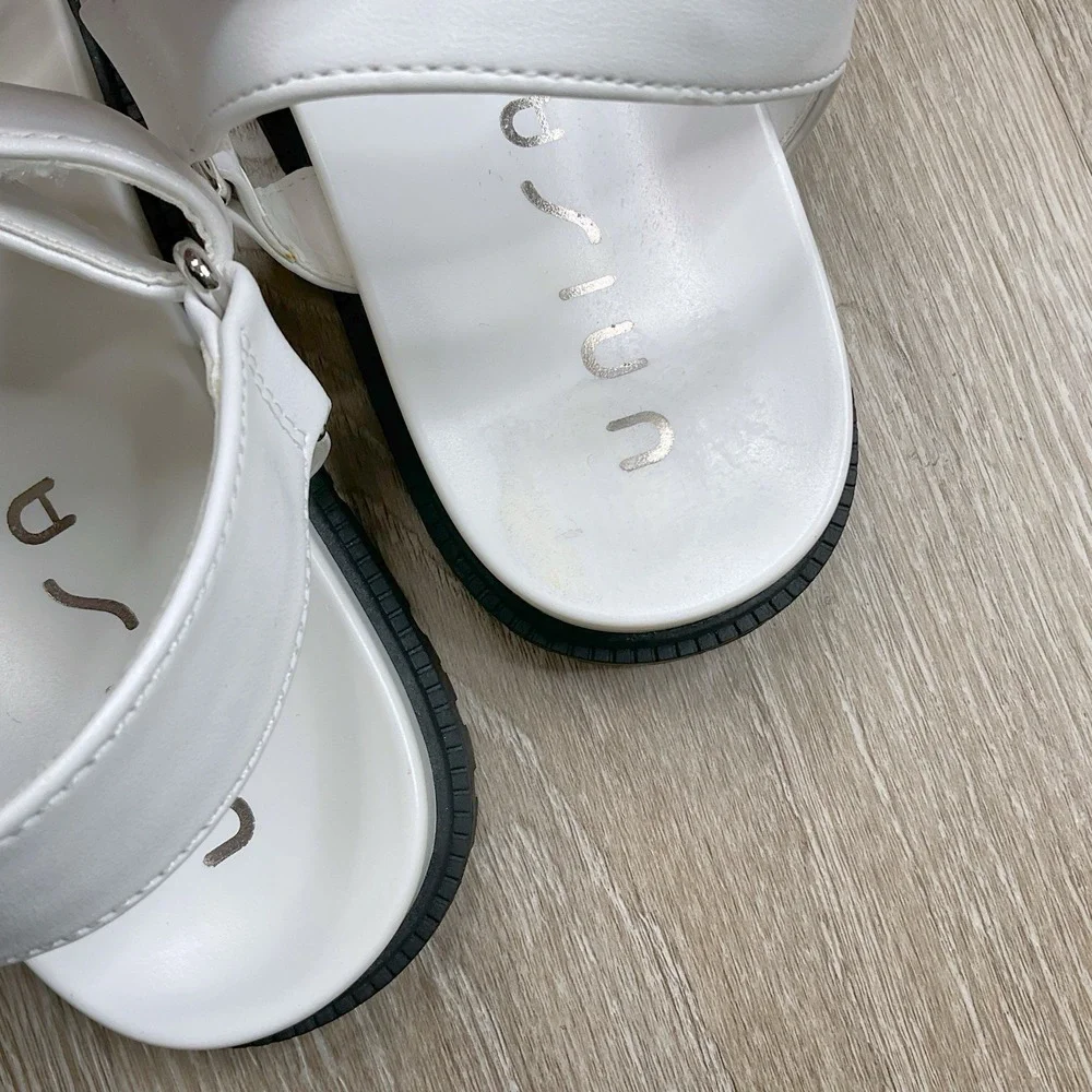 Unisa Sandals Women Size 8 White Strappy Flat Platform Faux Leather NWOB